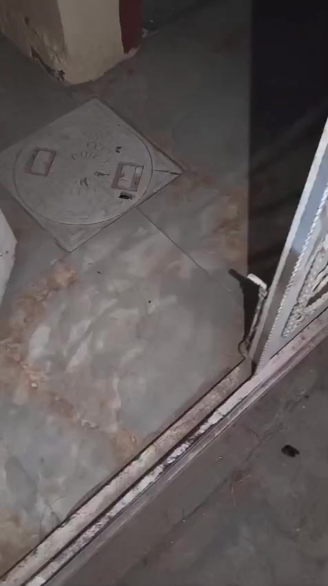 دار للايجار  شارع مستشفى الكفيل 
مساحه 75م طابقين  نظيف جداً 
موقع هدوء يصلح لعائله صغيره
***********
***********
