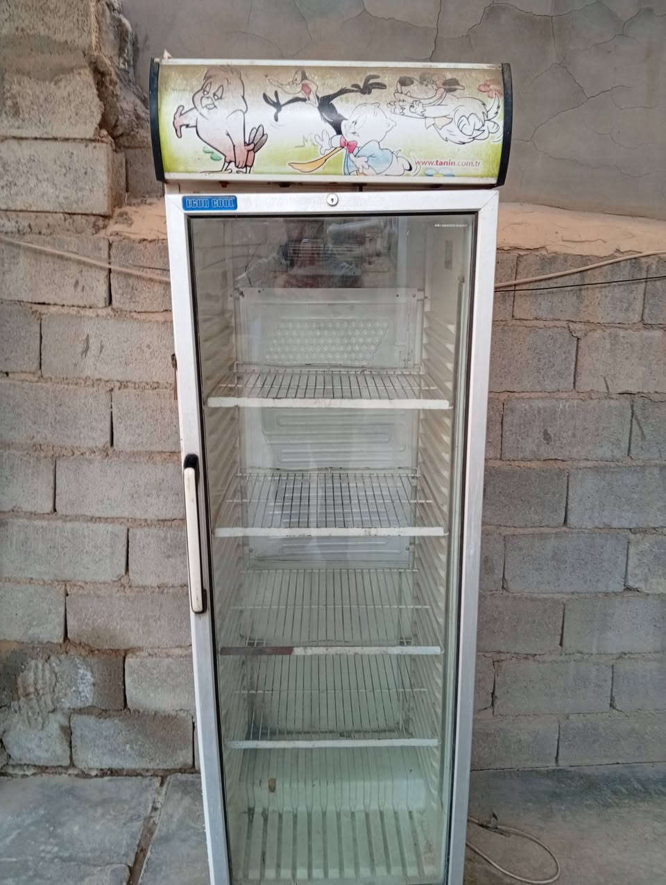 سلام عليكم عندي عارضه مشروبات غازية للبيع السعر 150وبيها مجال دلي عباس رقم الهاتف ***********
