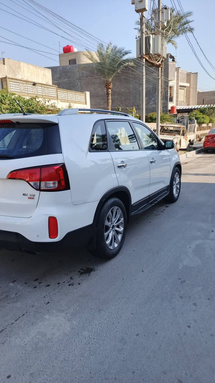 السلام عليكم للبيع كيا سورنتو ٢٠١٤ امريكي صور السونار بلمنشور السياره فول عده البنوراما السياره بصمه جلد كشن كهرباء تتفأه بلكشنات اشيار ترحيب تبريد  شاشه ومناخ منفصل  بردات سياره بعد بيه موصفات 
مكينه ٦ سلندر مكفوله كير مكفول تخم تاير باتري جديد السعر١٤٠وبيه مجال بصيط للستفسار ***********مامتوجد خاص اتصال فقط بغداد الطالبيه
