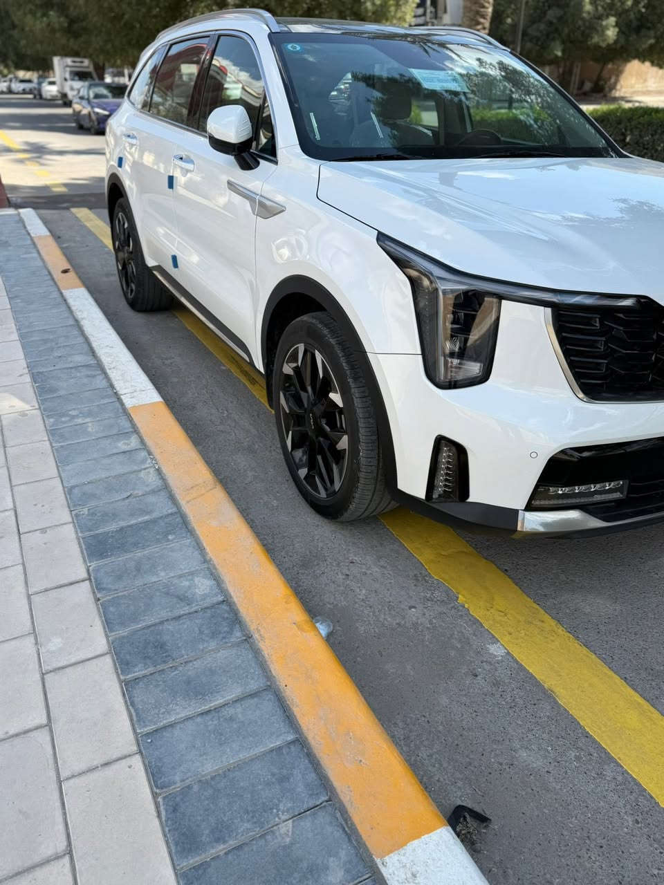 سورنتو موديل 2024 مكفولة كفالة داتا شو ويل 20 انج فول مواصفات ماشية 44 الف السعر 312 وبيهة مجال قليل اليرموك ٤ شوارع. ***********
