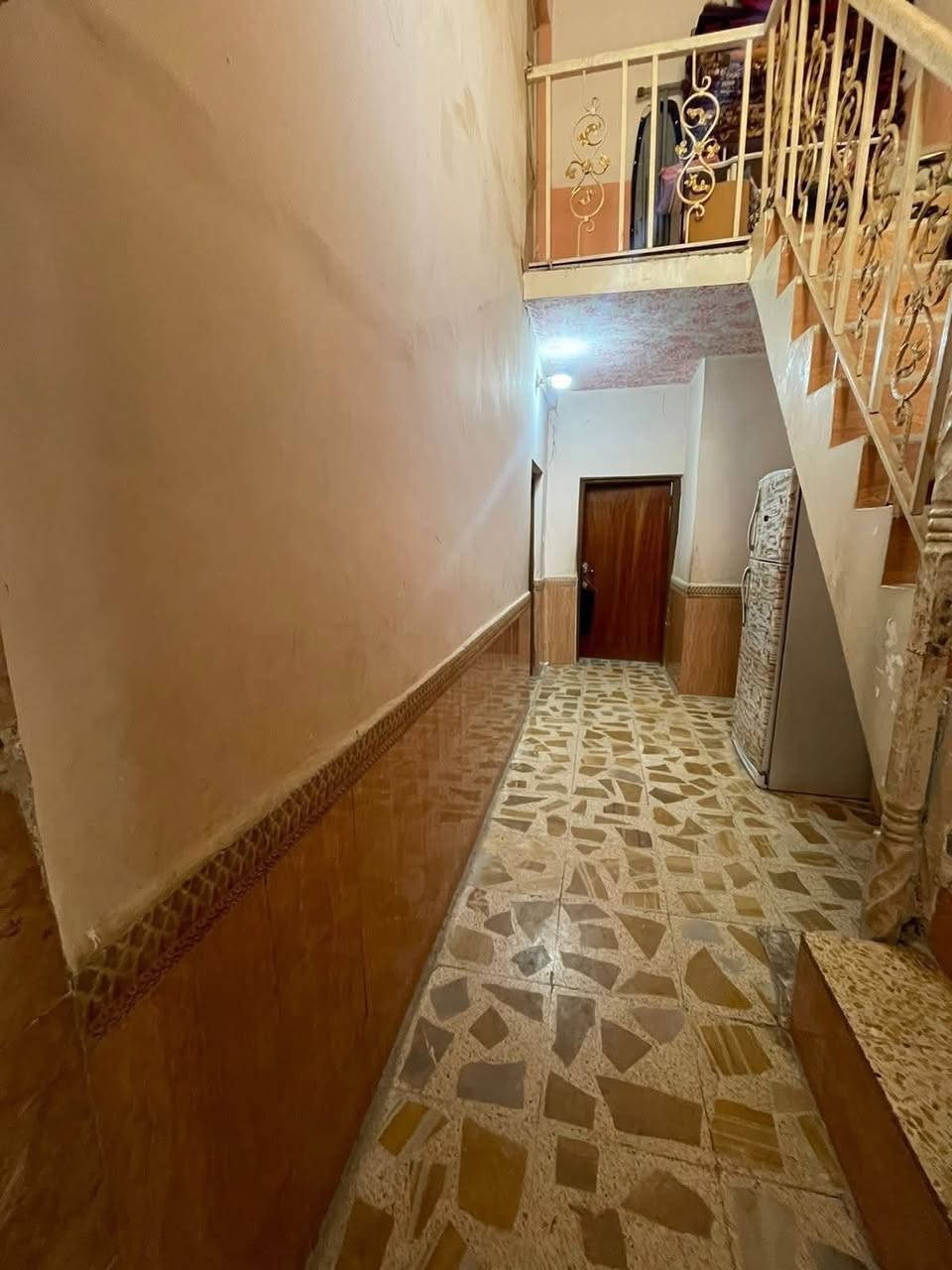 #دار #للبيع في #الديوانية حي المعلمين السعر125
ــــــــــــــــــــــــــــــــــــــــ
المساحة 193م
دولان عرض الممر 2.35م
ــــــــــــــــــــــــــــــــــــــــ
3غرف/صالة/استقبال/ مطبخ/2مجمع صحي
ــــــــــــــــــــــــــــــــــــــــ
ــــــــــــــــــــــــــــــــــــــــ

للأستفســار عن الاسعار والعروض المتوفره افتح الرابط التالي
‏https://wa.me/c/9647809584788
أو مراجعـــــة 
مكتب القسيم للعقار 
(عنــوان المكتـــــب)
ام الخيــل شارع السايدين الرئيسـي
مقابل مجمع الفنجان للأراگيل
قرب مجمع الحسناوي
 او الاتصـــــــال
 على الارقام التاليه
 *********** 📞
 *********** 📞
