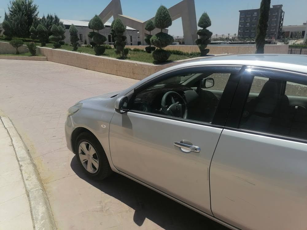 🚗 نوع السيارة: نيسان صني هندي 
​📅 الموديل: 2016.
​⚙️ المحرك: حجم 1500، بحالة ممتازة.
مكفولة من أي حادث، بيها مجرد شخوط بسيطة بالباب الخلفي.
​🌟 الإضافات والمواصفات:
​✨ يدات الأبواب نيكل.
​🔧 صدر كامل جديد.
​🛞 تايرات جديدة بالكامل.
​❄️ تبريد ثلج ما شاء الله.
​🛠️ الوضعية العامة: السيارة جاهزة من كلشي ومابيها أي نقص، مال شراي وكبل تشغل وتمشي كركوك, العراق


**إذا كنت صاحب هذا الإعلان وتريد حذفه لأي سبب، رجاءا أرسل رسالة إلى الدعم الفني**