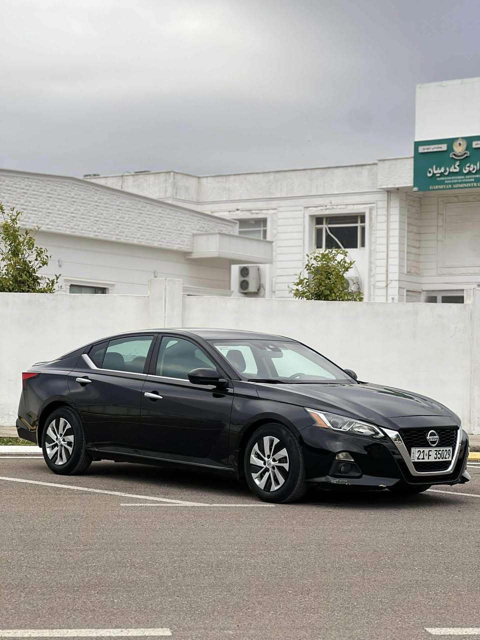 التیما 2019. امریکی مواسەفات S. شەغال و رادار. دوو پارچەی بۆیاخە سۆنەر و رەقم شانسیم داناوە. پیشەوەی سەقفی هەندیک ساردە پیوە دیار نیە.سەنەوی و رەقم تازەیە بەناوی خۆمانەوەیە. سەیارەیەکی زۆرپاک و مالی دۆست. گیر و مەکینەی بئ عەیب. بەشەردی تحویل و غەرامە. سعر فرۆشتن ١٢٢ گەلا. 
شوین کەلار

***********
واتس اپ و ڤایبەری لەسەرە

*********** كالار, السليمانية
