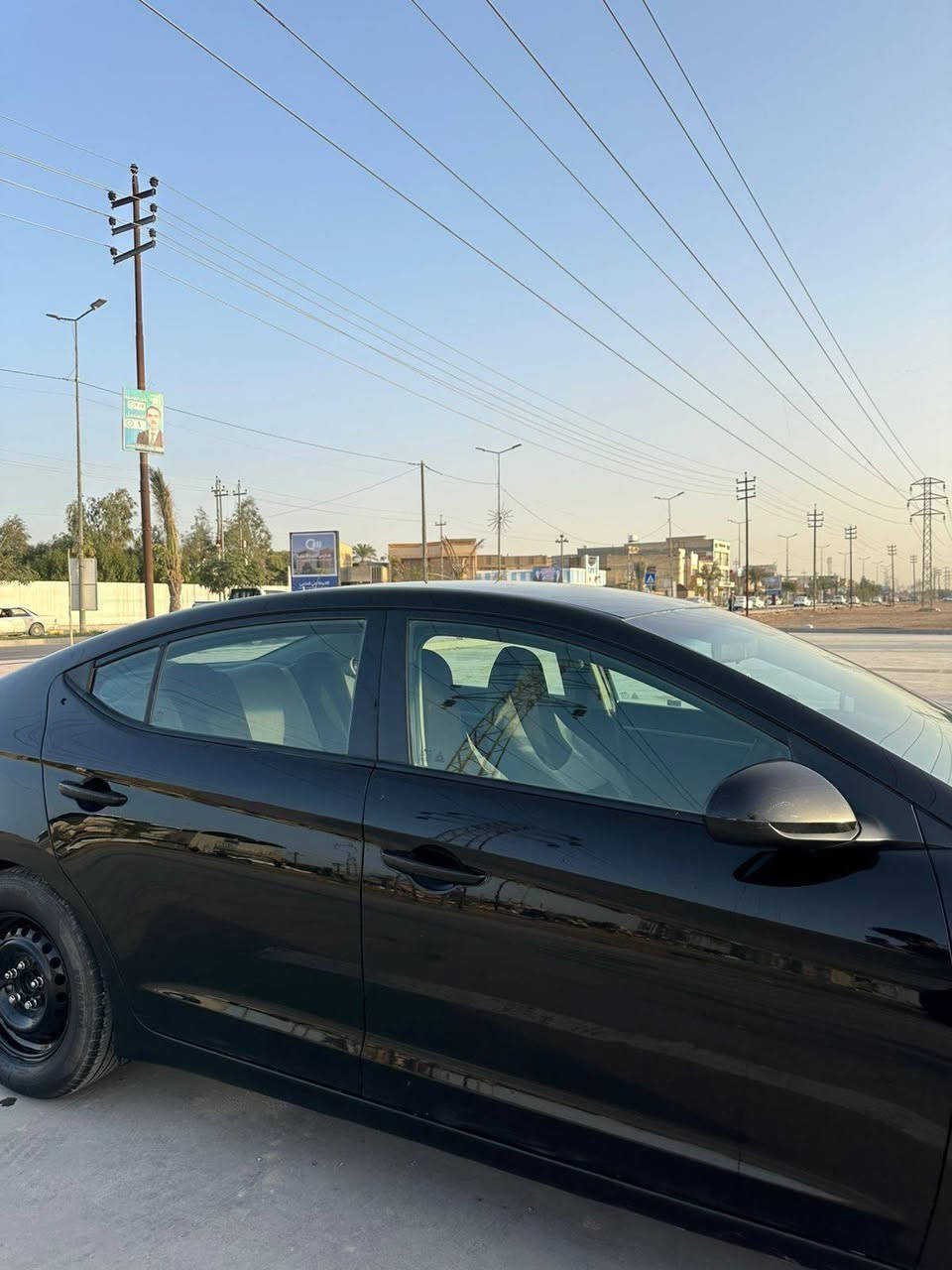 النترا ٢٠١٩ رقم نجف انكليزي بأسمي 
حادثها جاملغ امامي جهة السايق وشوية من البنيد بدون دواخل مصبوغات وباب الورة عكس السايق كلير 
محرك كير تبريد مكفولات
ادامة كاملة للسيارة ما عايزة برغي 
السعر 118 
رقم الهاتف ***********
