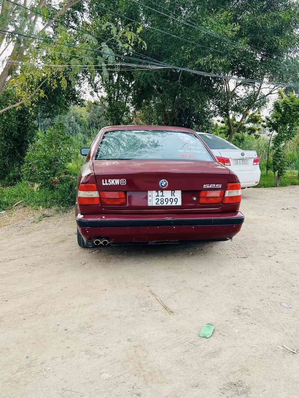 #اللهم_صل_على_محمد_وال_محمد
للبيع فقط 
BMW525i
السيارة جاهزة ع الاخير صبغته حلوة ضربتها فقط الجاملغ الخلفي جهه السائق كير محرك كفالة تبريد ثلج دوشمة جلد فتحة كهربائيات كاملة تايرات جدد قبل شهر شديتهن باتري جديد بعده بالضمان هم 
السيارة رقم بغداد بسمي مشروع وطني تحويل ثاني يوم 
معروضة 65 وبيها مجال 
للعلم محركها مسكر عدل 

غير متواجد ع التواصل رقم الهاتف ***********

