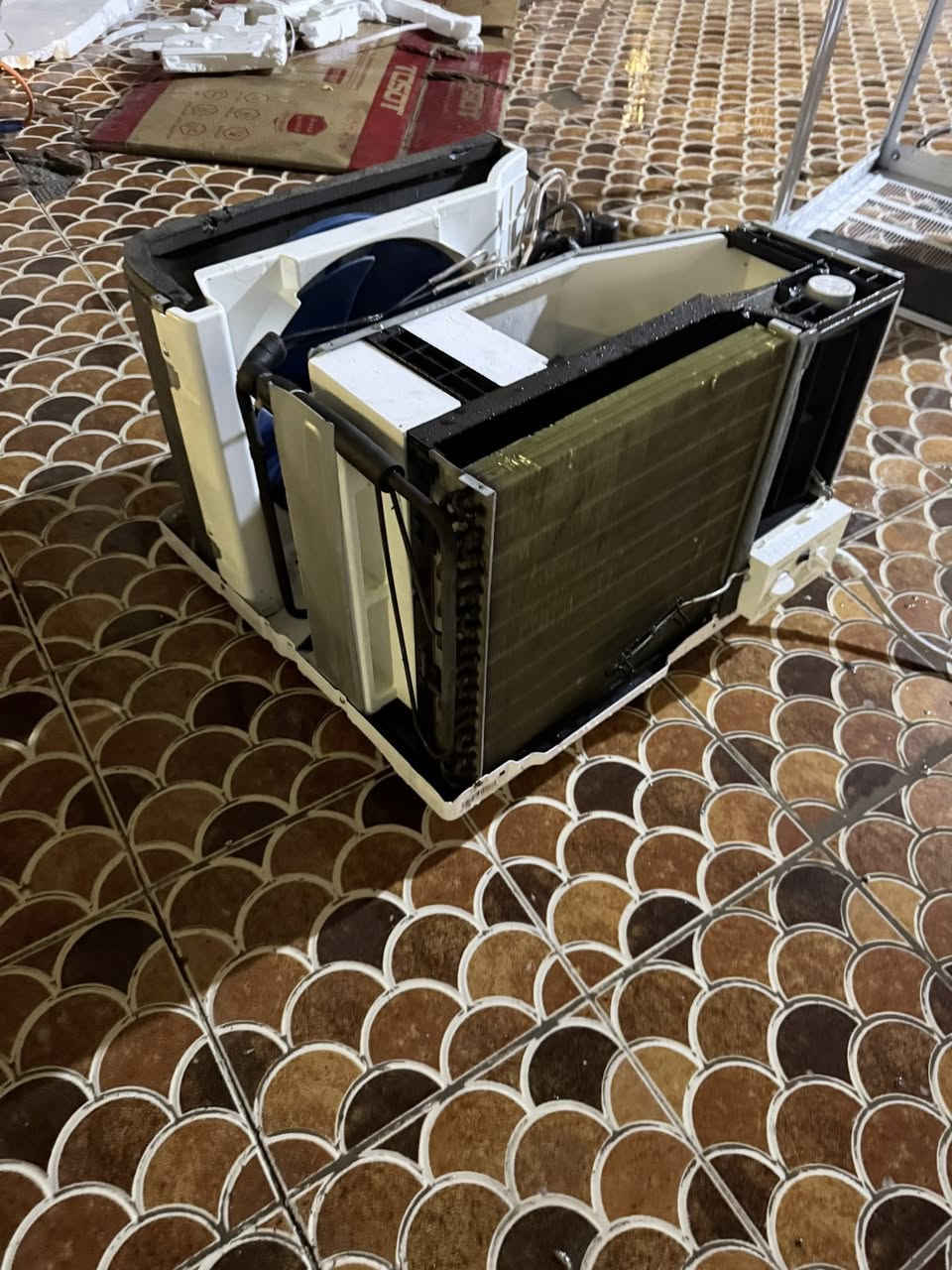 السلام عليكم
على بركة الله تم تنصيب سبلت TOSOT الغني عن التعريف مع تنضيف مكيف من نوع vivo لزبون في البصرة الطويسة 
مستعدون لنصب وتصليح وغسل كافة اجهزة التبريد والثلاجات في ابي الخصيب ومركز البصرة للاتصال على *********** ومن الله التوفيق🙏🏼
