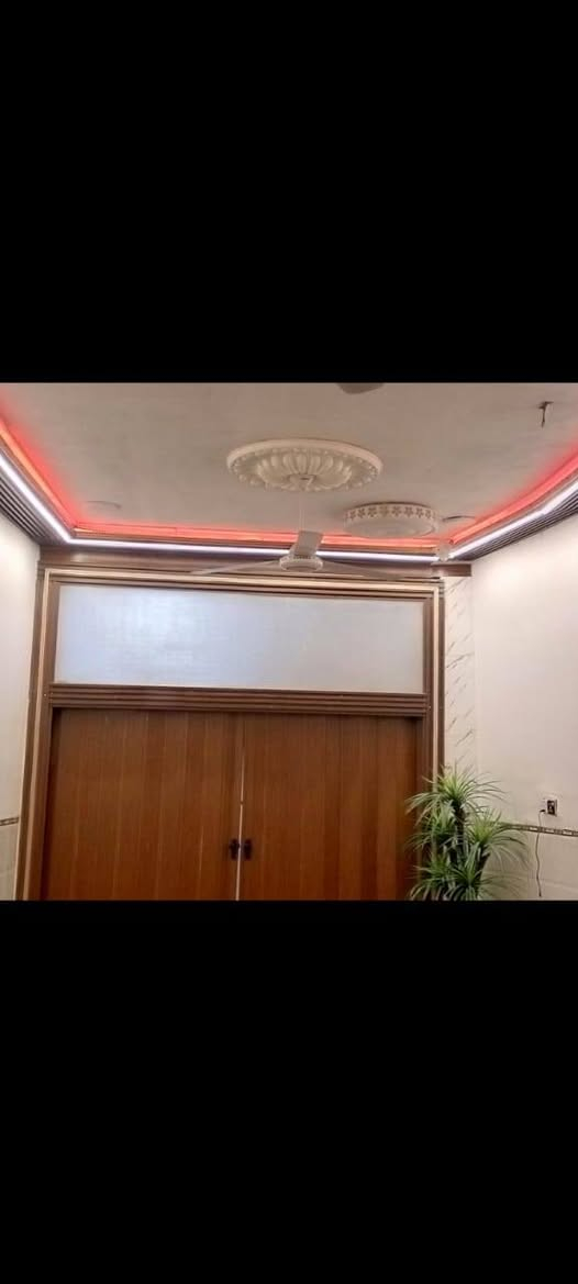 سلام عليكم ورحمة الله وبركاته بيت للبيع مساحه 120 متر كامل من كل شي بي كراج كبير للاستفسار ***********
