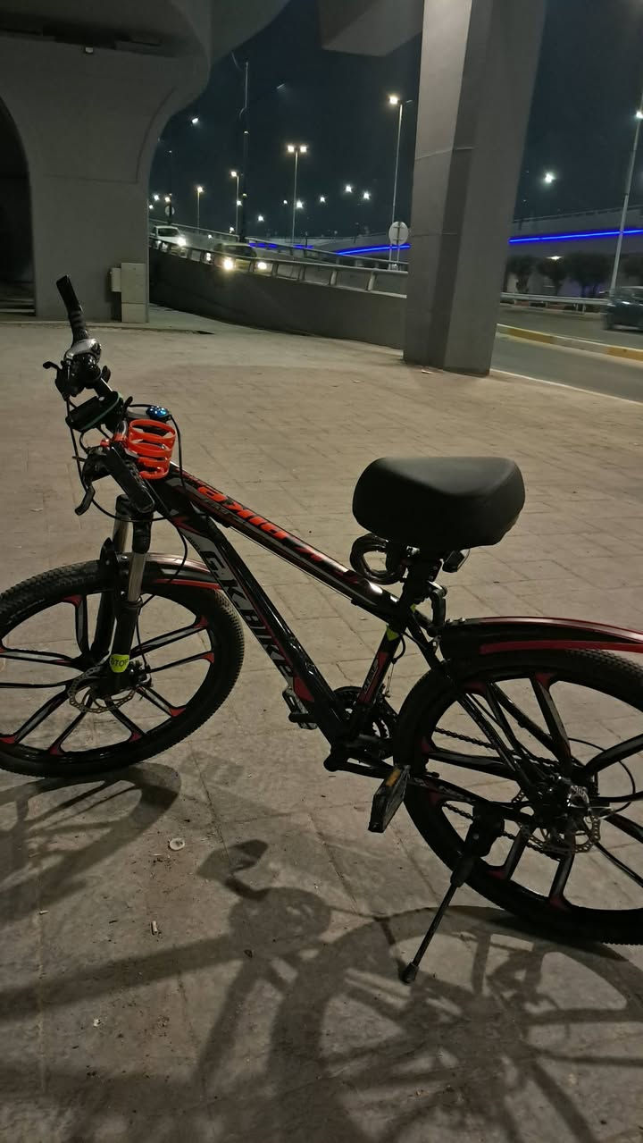 السلام عليكم
بايسكل جبلي كوري للبيع  حجم ٢٦ الكيوره كلها شغاله 
السعر ١٢٠ وبي مجال بسيط 
المكان بغداد الطوبجي 
***********
