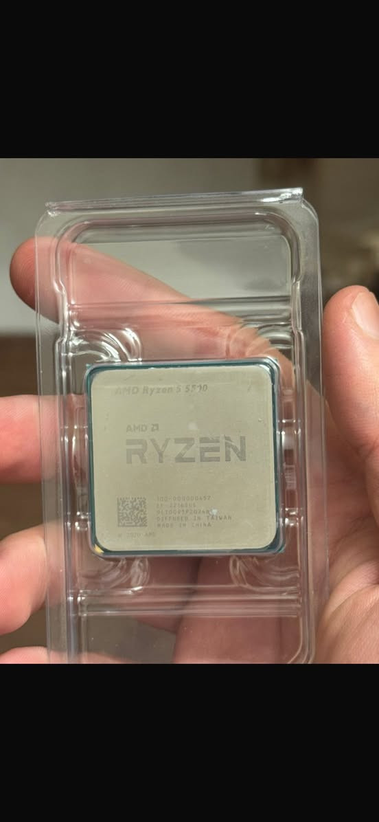 سلام عليكم
R5 5500
B450 gigabyte 
للبيع هلكومبو ب220ويي مجال اذا مهتم خابرني هذا رقمي
***********
