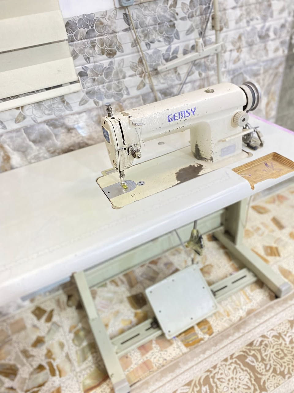 مكينة خياطة جمسي باب اول ما داخلة تصليح ابد تخيط جميع انواع الاقمشة


**إذا كنت صاحب هذا الإعلان وتريد حذفه لأي سبب، رجاءا أرسل رسالة إلى الدعم الفني**