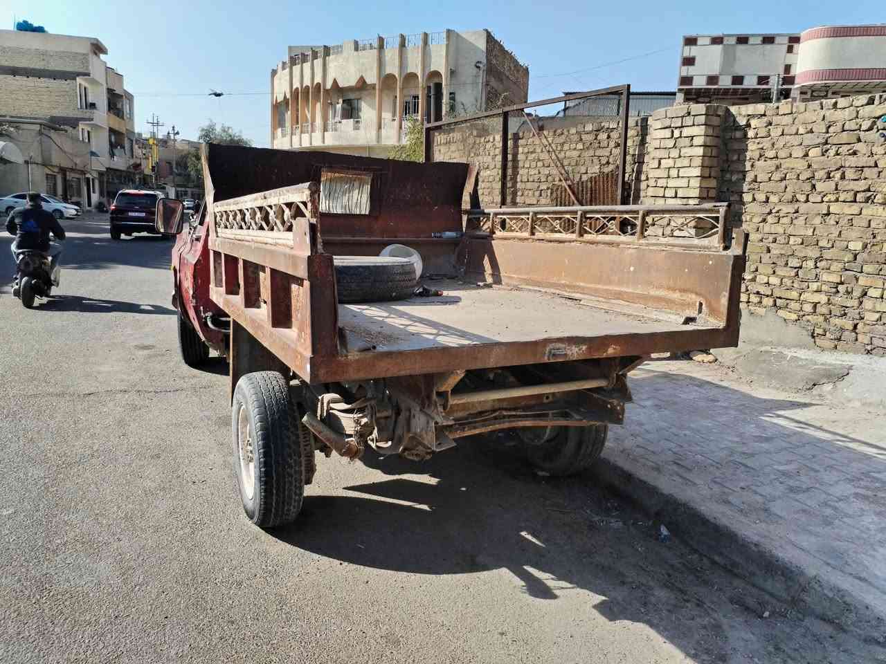 شوفر ليت بيكم موديل ١٩٧٨ ع وضعه رقم بسمي شغاله  محرك سته  سلندر مكاني بغداد كرخ
رقم الهاتف ***********
