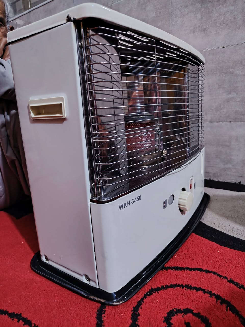 السلام عليكم صوبه ام الكلن نوعيتهه كيرونه
صوبه جديده بعدهي كارتونتهه موجوده استخدام 4 اشهر بس فتيله جديده اليوم شديتهه كطن
السعر 100
رقم الهاتف ***********
رقم الهاتف ***********
