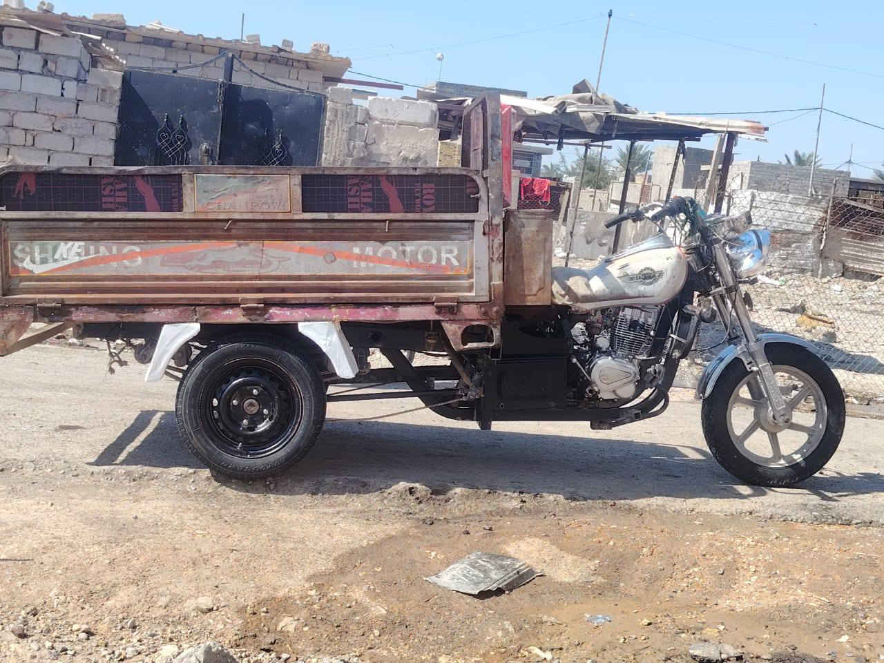 للبيع موديل 2016مكفوله من كلشي سلف كهرباء كله شغله محرك ما مفتوح أوراق ركبه مكفوله مكاني حله ***********
