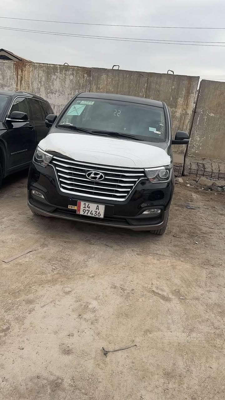 سلام وعليكم استاراكس لون اسود ViPفول مواصفات 1/1فتحات ويل ViPماشيه 28الف حقيقي مال بيت مامشتغله معلايه 2021مسجله 2022 السياره بيه قطعه وحده صبغ جاملغ خلفي ايمن ربع ب كوريا بالعراق كفاله محرك دبلو ابلاد مفطومه  سعره 340$(***********)البصره مركز االمدينه
