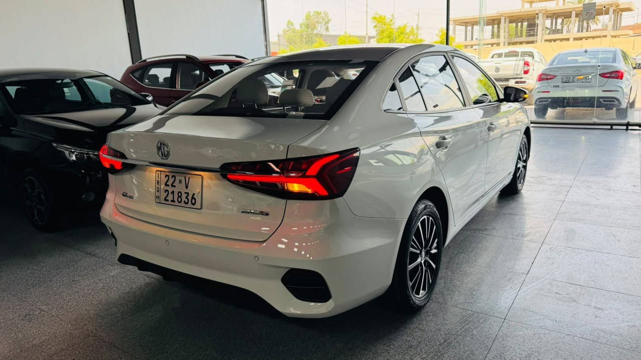 بسم الله الرحمن الرحيم
MG5 plus 
Comfort 
2025
***********
***********
ته نها 11 هه زار رؤيشتووه 
بئ صبوغ بئ سارده كوت 
مواصفات 
بصمه 
شاشه گه وره 
گيچ الكترونى 
بريك بصمة 
أوتو هولد 
ناو سپى 
سوكان ڤوليوم 
تعديل سرعة 
لايت ليد و زينون 
بگ لايت ليد 
ويل كروم 
ئاويته إشاره ت 
Bluetooth 
USB 2
Apple car play 
Auto Android 
حساس دعامى دواوه 
زؤر مواصفات تر......
