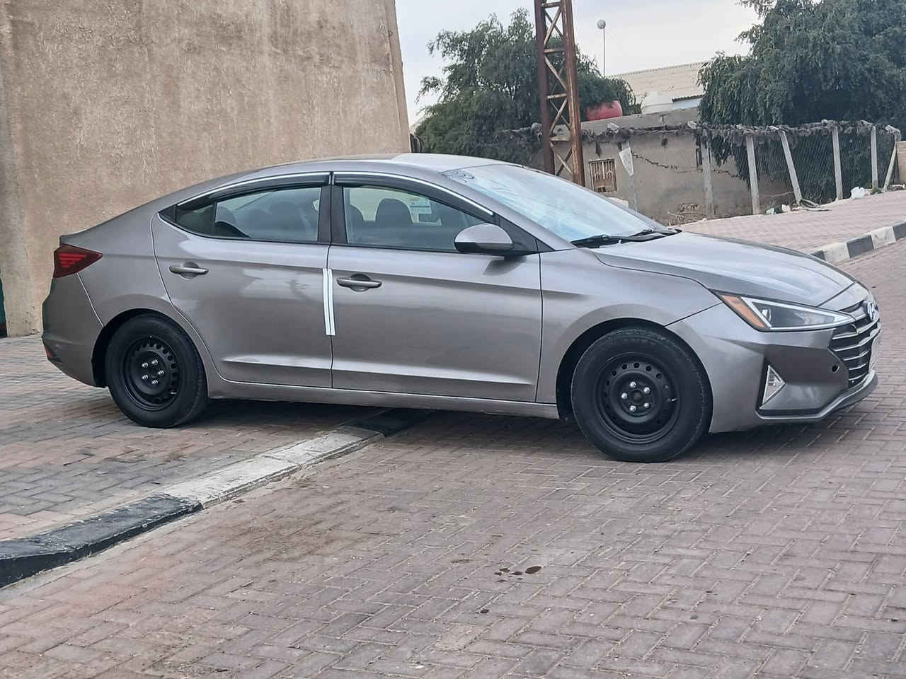 سلام عليكم سياره نوع النتره مديل 2020 امركيه السياره جاهزه كير مكينه حداديه تبريد السياره حله وجديده بيه رشات كلير بدون دواخل السعر 118 وبيه مجال قليل كلش السياره جاهزه للخير العلوان كربلاء رقم الهاتف***********
