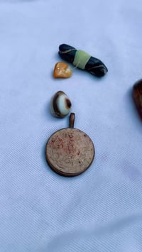 هذني تلاثه هبهاب واحده جزع والجبيره ماعرفه هذني بيعه وحده الي البريدين...