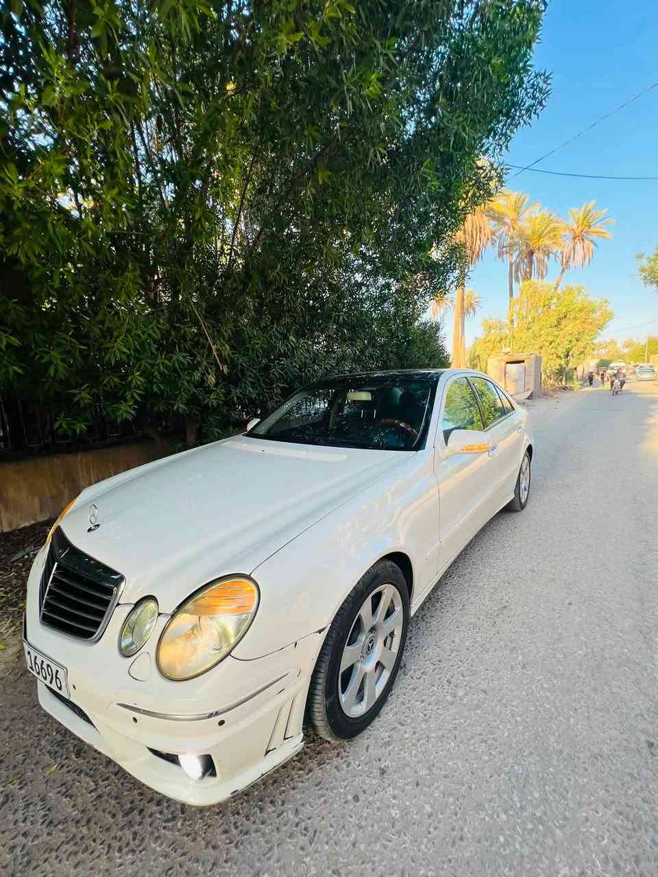مارسيدس E350 2008
بدون صبغ 
محرك وكير كفاله
رقم بغداد بأسمي

المواصفات:
محرك 3500 كير 6 نمر
بانوراما
حساسات اماميه 
شاشه جبيره
تبريد قطعتين 
تحكم بالتبريد السائق والجهه اليمنى منفصل
كروز سرعه
ستيرن تحكم كهرباء
تحكم ستيرن 
شفتات ستيرن 
لايت زنون 
برده خلفيه كهربات 
تجوات خلفيه كهرباء والاماميه كهرباء
كشنات تدفئه 
سيدي جنجر
اناره ليليه داخليه 
كشنات تحكم كهربائي
خزن ميموري 
شاشه عرض عطلات 
اشاره ترحيب 
كشنات جلد 
السعر 155 وبيها مجال 
للاستفسار الاتصال على الرقم التالي ***********
