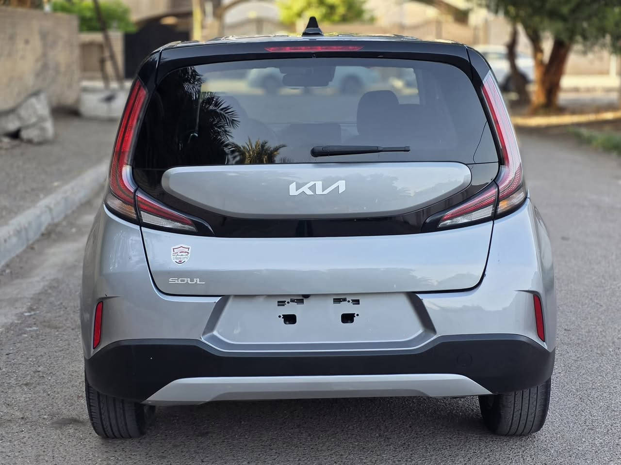 كيا صول للبيع
للبيع كيا (صول 2024 )جميع الايرباكات سليمة 
الضرر جاملغ خلفي مصلح والباب الخلفي مبدل نفس اللون 
حجم المحرك 2000 دوش سيارة نظيفة وبحالة جيدة وجاهزة للفحص في اي سونار مكان السيارة في بغداد 
علماً السيارة (بدون لوحات) للأستفسار وشراء السيارة الاتصال 

رقم الهاتف ☎️ ***********
