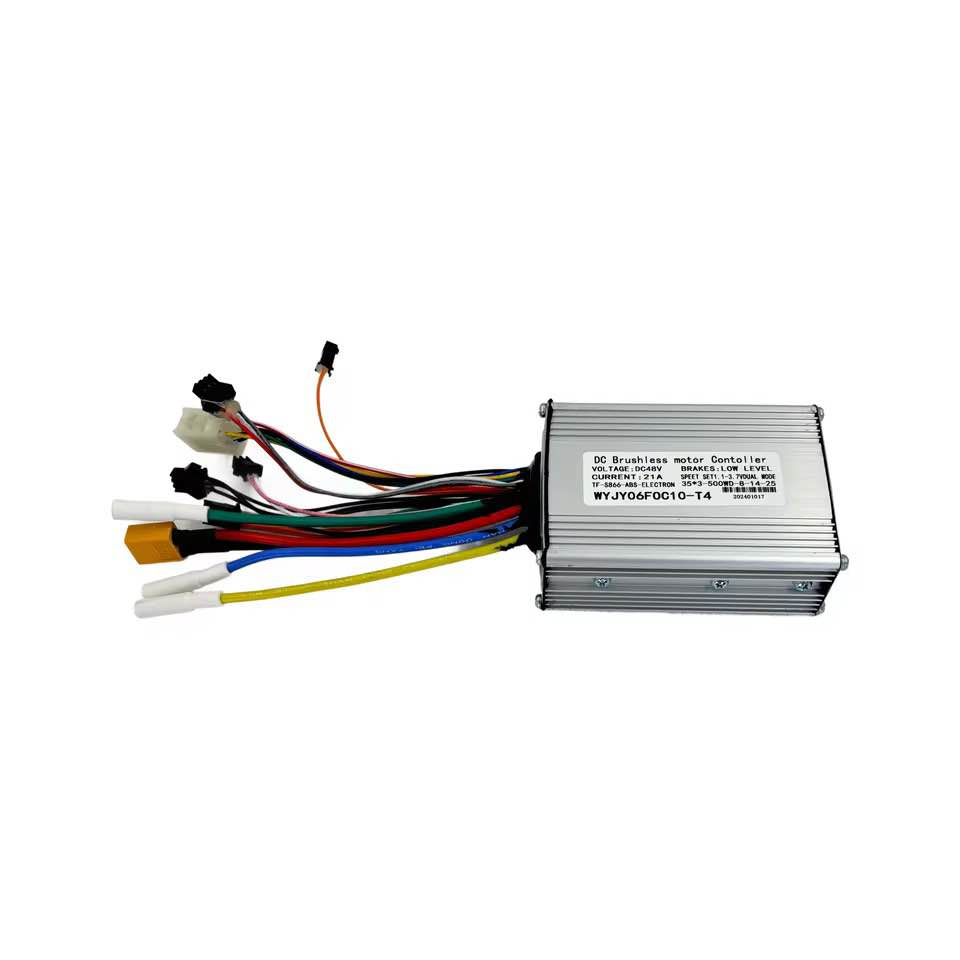 عربي:
عقل (جهاز تحكم) سكوتر كهربائي أصلي 48V 21A (Brushless Motor Controller)
تفاصيل المنتج:
 نوع القطعة: وحدة تحكم ذكية بالمحرك (DC Brushless Motor Controller) الخاص بالسكوترات الكهربائية.
 الجهد (Voltage): يعمل بنظام DC 48V.
 التيار (Current): بقوة 21A لضمان أداء قوي ومستقر للمحرك.
 نظام حماية البطارية: مزود بميزة الحماية من انخفاض الجهد عند 39V (Low Volt Protected 39V) للحفاظ على عمر البطارية من التلف.
 نظام الفرامل: يدعم فرامل المستوى المنخفض (Brakes: Low Level).
 الأجهزة المتوافقة:
 ممتاز كقطعة غيار بديلة لسكوترات Kugoo M4 / Kugoo M4 Pro.
 متوافق مع سكوترات T4 Max (Single Drive) و ZWheel T4 Max والموديلات المشابهة التي تعمل بنفس المواصفات.
 رقم الموديل (Model Name): YKYJ06DFOC01-A / RX-100-ABS-ELECTRON.
 المميزات: يحتوي على ضفيرة أسلاك متكاملة لتنظيم السرعة، الفرامل، وتوزيع الطاقة الذكي للمحرك.

کوردی:
عەقڵ یان کۆنترۆڵەری ئەسڵی سکۆتەری کارەبایی 48V 21A (Brushless Motor Controller)
وەسفی بەرهەم:
 جۆری پارچە: کۆنترۆڵەری بێ فڵچە (DC Brushless Motor Controller) تایبەت بە سکۆتەرە کارەباییەکان.
 ڤۆڵتیە (Voltage): کاردەکات لەسەر DC 48V.
 تەزوو (Current): 21A بۆ پێدانی هێز و خێراییەکی جێگیر.
 سیستەمی پاراستنی پاتری: خاوەنی سیستەمی پاراستنی نزمبوونەوەی ڤۆڵتیەیە لەسەر 39V (Low Volt Protected 39V) بۆ ڕێگریکردن لە تێکچوونی پاترییەکە.
 سیستەمی برێک: پشتگیری برێکی ئاستی نزم دەکات (Brakes: Low Level).
 مۆدێلە گونجاوەکان (Fitment):
 زۆر گونجاوە وەک پارچەی یەدەگ بۆ سکۆتەرەکانی Kugoo M4 / Kugoo M4 Pro.
 گونجاوە بۆ مۆدێلەکانی T4 Max (Single Drive), ZWheel T4 Max و هاوشێوەکانیان.
 کۆدی بەرهەم (Model / Model Name): YKYJ06DFOC01-A / RX-100-ABS-ELECTRON.
 تایبەتمەندییەکان: خاوەنی وایەری پێویستە بۆ ڕێکخستنی خێرایی، برێک، و گەیاندنی کارەبای بزوێنەرەکە بە شێوەیەکی زیرەک. السليمانية, العراق


**إذا كنت صاحب هذا الإعلان وتريد حذفه لأي سبب، رجاءا أرسل رسالة إلى الدعم الفني**