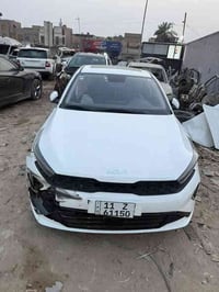 للبيع كيا سيراتو موديل 2024 رقم بغداد تحويل مباشر حادث جاملغ وباب خلفي...