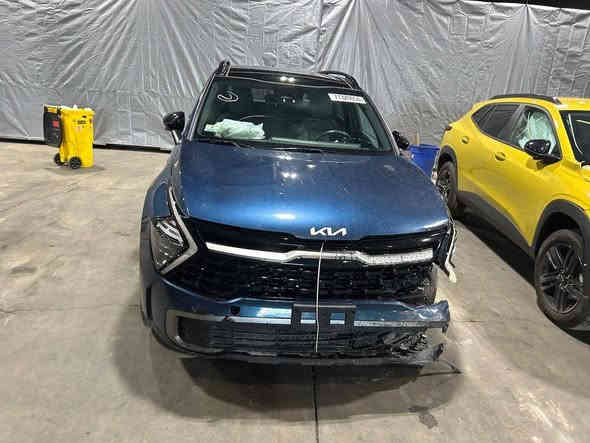 ‎‏2023 Kia Sportage X Line
‎ كيا سپورتاج  2023   plug in Hybrid
‎يعني تكدر تستخدم سياره كانما سياره كهربائيه 
‎وتكدر تستخدمها  نظام الهجين 
‎وتكدر تستخدم نظام الوقود انته بكيفك علما تكدر تشحنها شحن خارجي ايضأ وتستخدمها كسياره كهربائيه بصوره تامه وتنسى محرك 😜وبانزين ودوخته 
‎ وتبريد ثلج     
‎فول  موصفات    
‎مواصفاتها :
‎1-بنوراما
‎1-بصمة  
‎3-شاشة كبيره على طول دشبول 
‎4-كاميرا دوارة 
‎5-رادارات / رادار امامي /رادار جانبي /رادار خلفي
‎6-حساسات خلفي 
‎7-خرائط نظام كيا مفعل بيها اصلا 
‎8-كشنات تدفة‏ 
‎9-كشنات جلد .
‎10-دفع رباعي  نضام جبلي وثلجي وترابي
‎11-نزول منحدرات                                                    
‎12-كشنات سايق كهرباء
‎13-تبريد قطعتين 
‎14-اوتوهولد 
‎15-ويل كروم 
‎16-مسجل ناطق مفعل
‎17-بلوتوث USB ابل كار بلاي والاندروير . 
‎18-حاجب ليد
‎19-نقطه عمياء
‎20-شفتات ستيرن
‎21-اشاراة بالمراياة الجانبيه                                     
‎22-فول تحكم ستيرن                                             
‎23-كير ماوس                                             
‎24-اوتو بريك                                                        
‎25-بريك بصمة                                                       
‎26-زنون + Led
‎27-شحن اللاسلكي                                                            
‎28-‏داخل اسود جلد 
‎29-نضام قياده أيكو + سبورت + نورمل
‎30-مثبت سرعه
‎31-تحديد مسار والقياده الاليه 
‎32-دمامات صوت  
‎33-لايت بلادي Led +  زينون ‏دبل زينون اصلى . 
‎34-رادار الخطوط البيضاء 
‎35لايتات اربع عدسات + ليد 
‎‏36-شاشة إلكترونية
‎37-تشغيل عن بعد 
‎‏AUTO HOLD-38
‎‏39-Auto start
‎40-منفذ شحن في المقاعد الأمامية
‎41-تبريد منفصل السائق عن الراكب مع دكتات تبريد خلفية. .
‎فول فول افتح الباب توكع مواصفات
‎وبعد كومه مواصفات بيها مكان سياره بغداد***********
