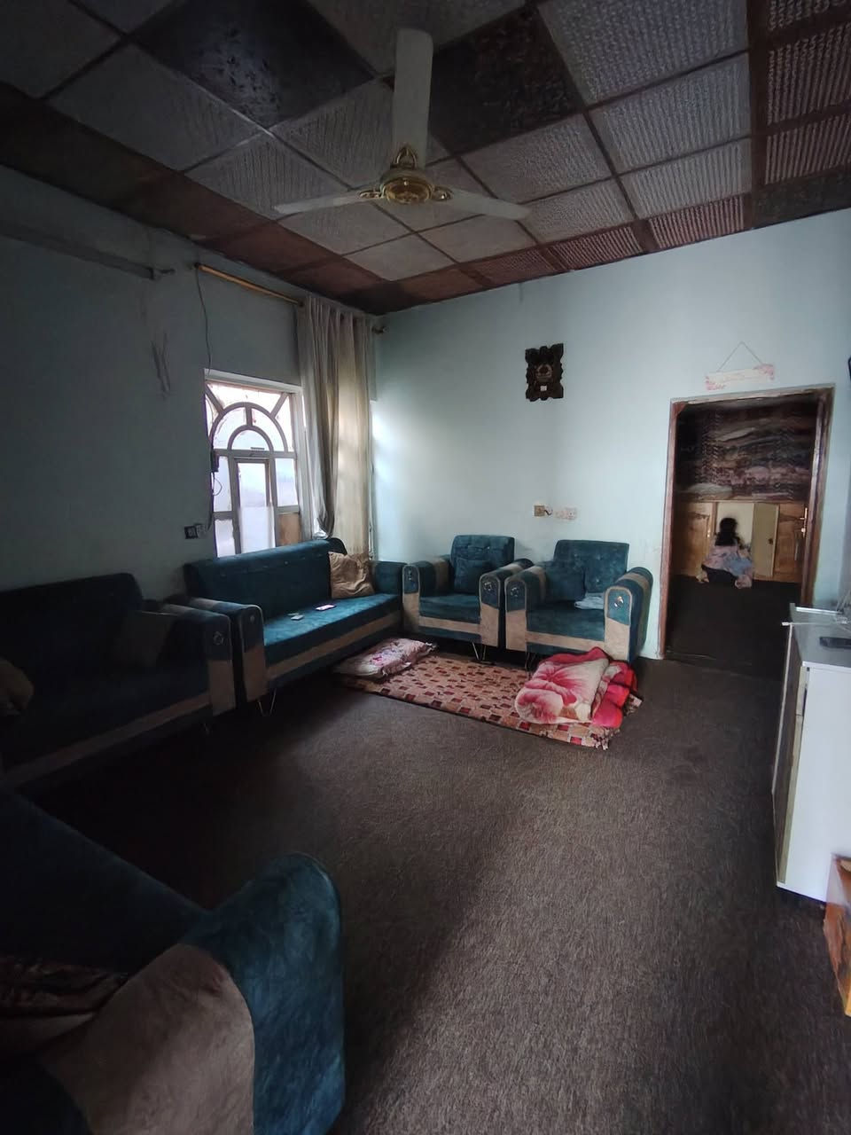 سلام عليكم ورحمة الله وبركاته
بيت للبيع ١٠٠متر بشارع المطار شارع علكم وره اسواق الاخوين غرفه ٧*٤صاله ٤*٥مطبخ 3*٤استقبال مكشوفه ٢*متر اونص بعده 7*٤بناء ابلوك اساس طابوك عكاده بورك كاشي وسعره جدا مناسب ١٤مليون رقمي***********
