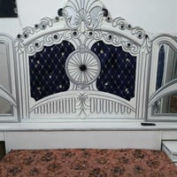 غرفة عراقية مستعملة نضيفة بيها اضرار بسيطه موضحة بالصورة بدون اي كسر ا...