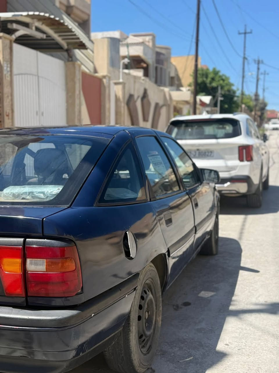 أوبل فكترا حجم ٢٠ 
كهرباء كلها شغاله 
سياره مصبوغه عام 
السعر ٣٥ 
رقم ***********
بيها مجال تعال تدلل
