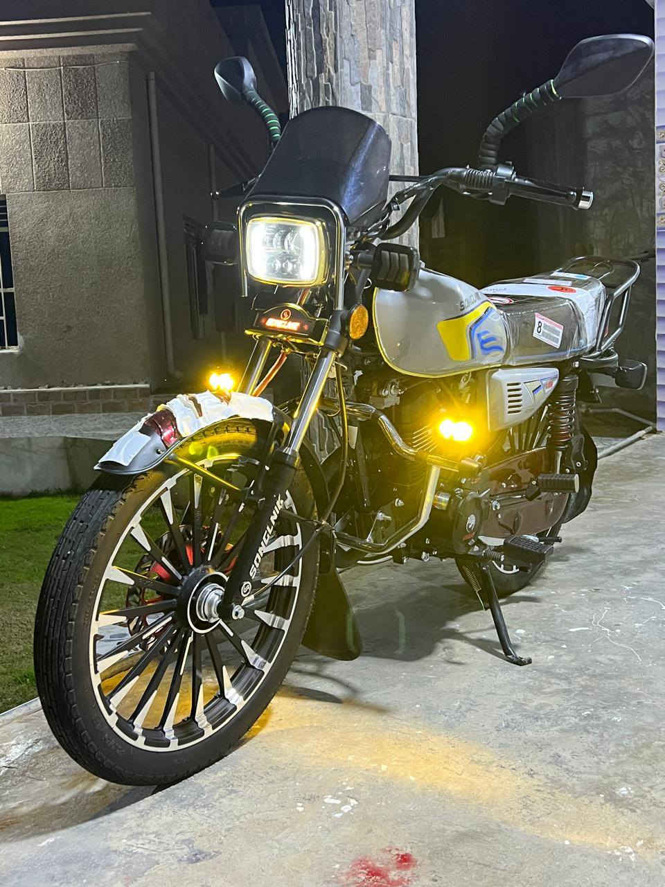 يالله موطور إيراني للبيع موديل 2026 أي نقص ما بي بصمات 2 أوراق منفيس فقط موطور نفس ما واضح بل صوره كهربائيات كله شقاله مكاني الخالديه السعر مليون 150 ألون مميز محرك ضاقطه وزنجيل.   SPF محرك 200cc
أي استفسار *********** وأتساب متواجد
