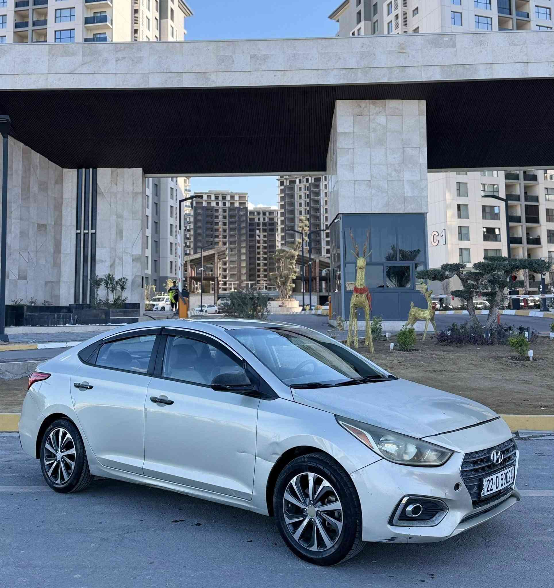 السلام عليكم 

هونداي أكسنت
 للبيع موديل 2018 محرك 1600
ماشيه 86 الف 
حادث بنيد وجاملغ السايق فقط 
ب98$ وبيه مجال بسيط 
العنوان بغداد حي الجهاد 
***********
***********
كورك واتساب
