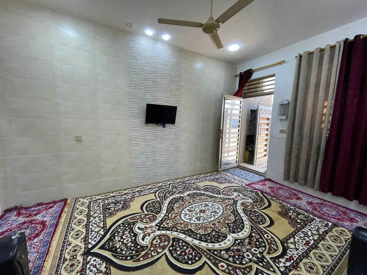 السلام عليكم دار للبيع المساحة 75 على شارع 20 تجاري ‏‪طابق واحد. للاستفسار خاص وهذا رقمي ‏‪***********‬‏
