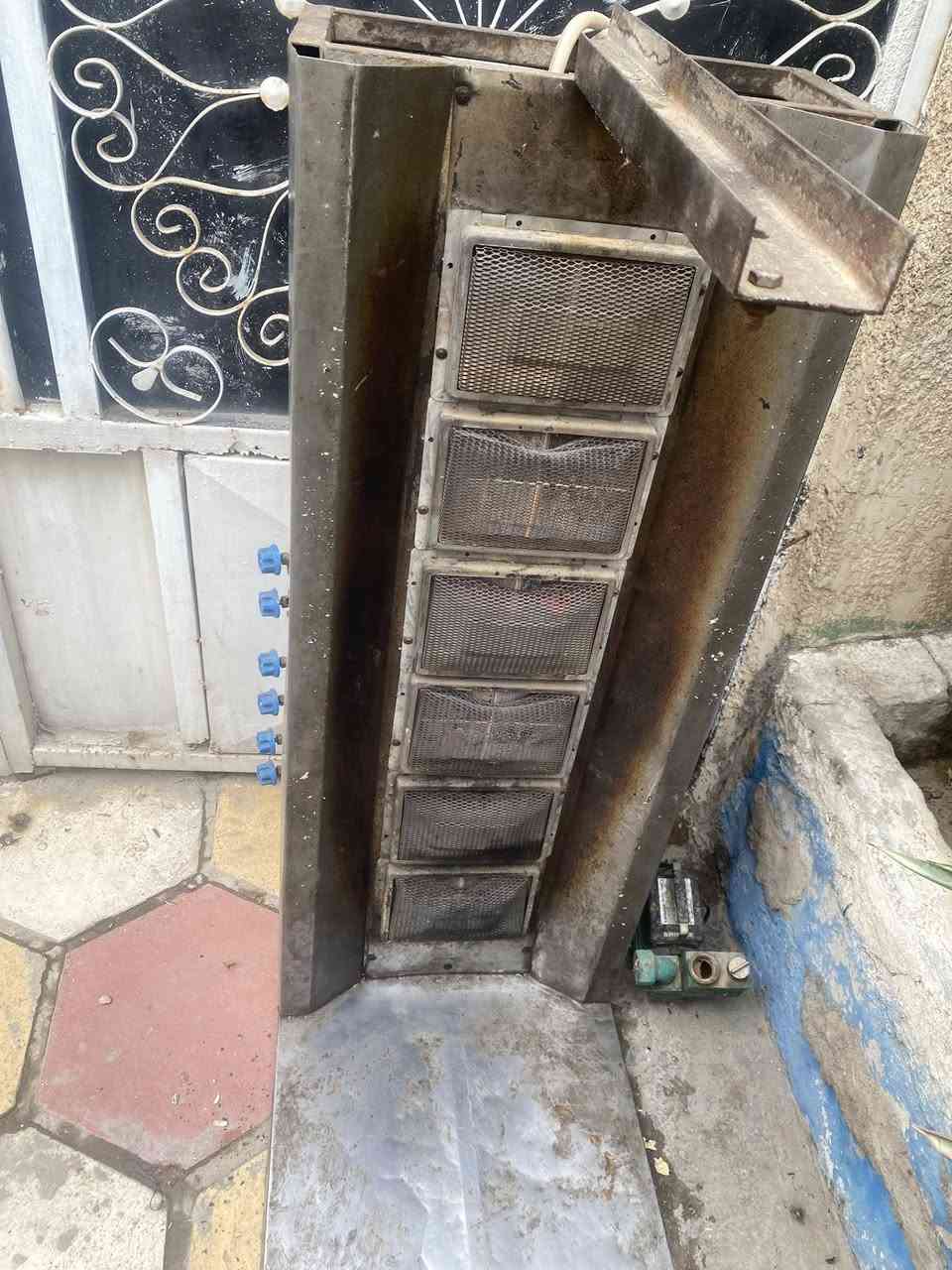 السلام عليكم غراض نظيفه قليل الاستخدام للبيع 
عنوان بغداد حي العامل 
الاستفسار ***********
