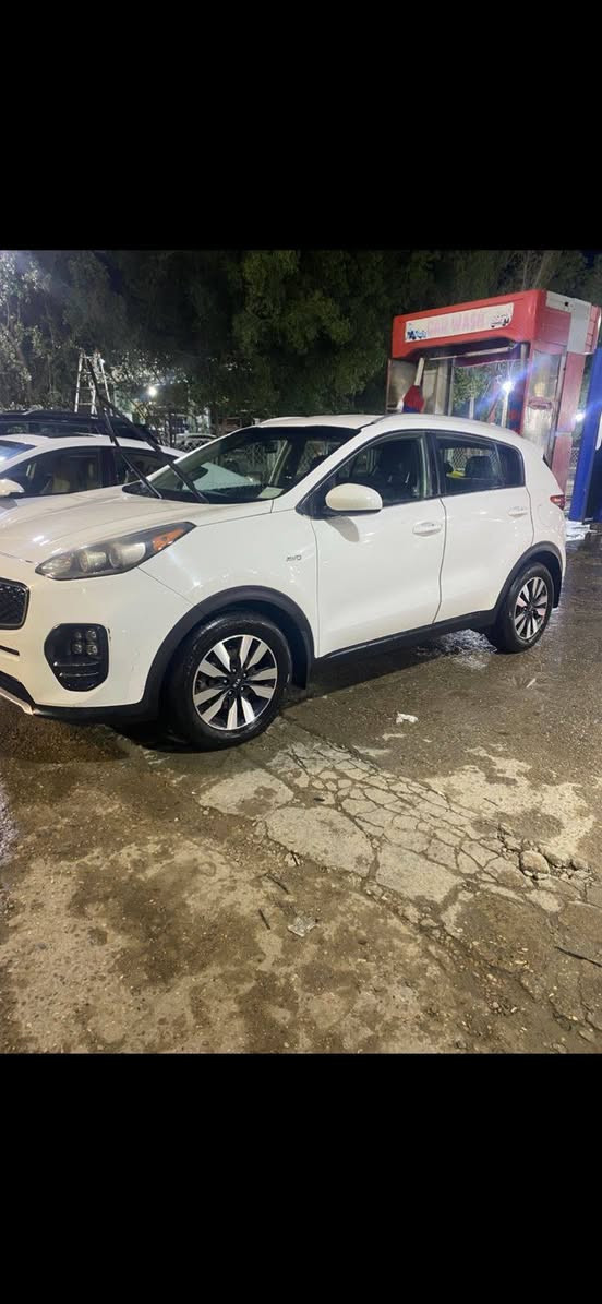 سلام عليكم
كيا سبورتج 2017
وراد امريكي 
تخم تاير حداديه
لد نهاري 
شاشه 
تحكم سترين كامره خلفيه
الاستفسار الاتصال ***********
