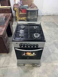 طباخ تركي وغساله سعرهم ثنينهم 225 وبيهن مجال بسيط العنوان السيديه الها...