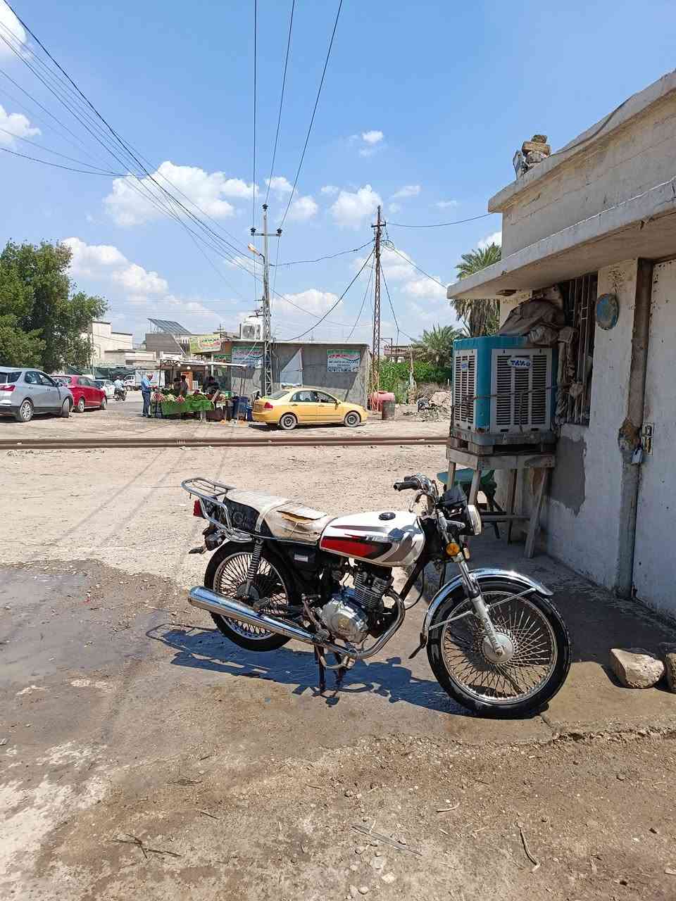 سلام عليكم دراجه للبيع ارشه موديل ٢١ دراجه احنه مطلعيها وكيل ب ٢١ الدراجه انطيها الك شغاله وتمشي بس تحتاج تجفيت و كلجات بس اني انطيها الك شغاله وتمشي  وبيها نواقص قليله. دراجه اوراق  مكاني الحله   زوير رقمي 0777 124 8517
