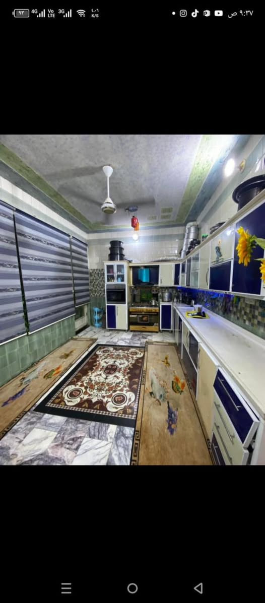 السلام عليكم بيت م200قاطين البيع بناء كامل ارضيه مرمر وبورسلين شغل كله درجى أوله العنوان حي الحوراء شارع سيد يقوي  البيت عليه طلب عقاري  تفاصيل اكثر الانتصال على الرقم ***********
