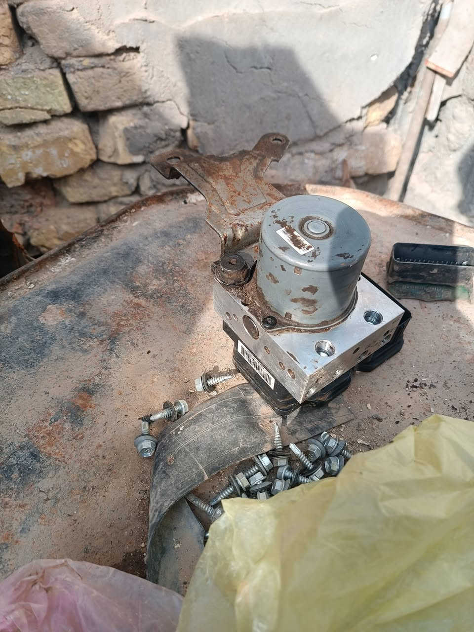 السلام عليكم اخواني عني اي بي اس النترا موديل 15امركي شرطالشغل بس وأشر يذب دهن واي بي س سيراتو خليج موديل 13بي كسر بالخارطه سعر الواحد 25الف المكان طوريج ورقمي ***********
