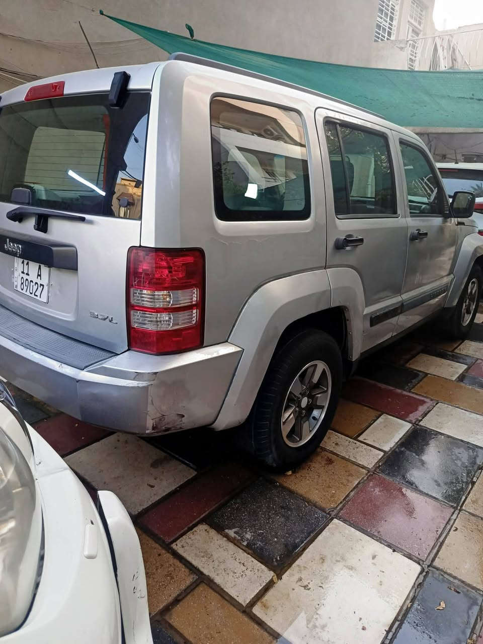 السلام عليكم جيب لبرتي موديل ٢٠٠٨ السياره نظيفه بيها صبغ باب كير محرك ممتاز تبريد ممتاز  السياره كاملة السعر 80 للإستفسار على الهاتف *********** وشكرا
