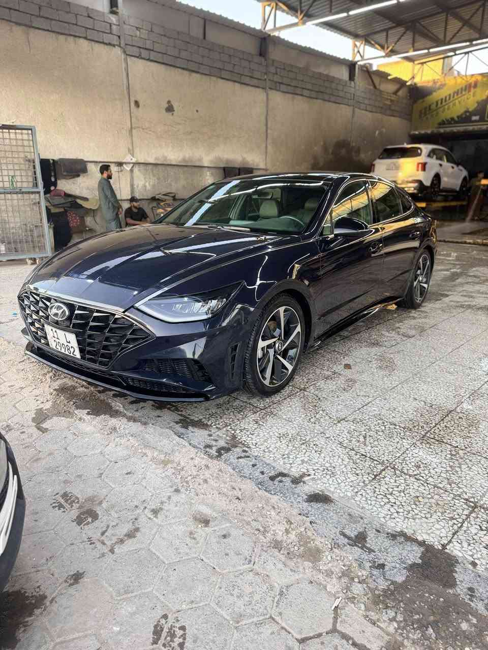 سلام عليكم للبيع     السعر 165 💸
سوناتا موديل 2023
فول مواصفات
شاشه 
كامره
بصمه
رادار امامي
رادار خلفي
رادار جانبي
لد امامي خلفي
ويل كب سبورت
توقف ذاتي 
قياده ذاتيه
تنبيه خروج عن المسار
تحديد مسار 
شفتات بالاستيرن
فول تحكم ستيرن
شحن لاسلكي
بانوراما
محرك1600تيربو🚀
كير 8نمره نضام DTCدبل كلج
كشنات جلد
كشن السائق كهرباء
تدفئه بالكشنات
تبريد بيانو
شاشه ديجتال
لايت عدسات زنون
سماعات عدد 12نضامBOSE
ترحيب عند الاقتراب
صندوق ذكي
تشغيل عن بعد
الحادث  فقط جاملغ او بنيد باب الصدر شوي بدون دواخل
رقم بغداد الدولي 
العنوان نجف 
للاستفسار :***********
