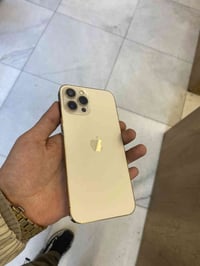 ايفون 12برو ماكس ذاكره 256بطاريه 77بلاديه جهاز شرق اوسط ماستر كله شغال...