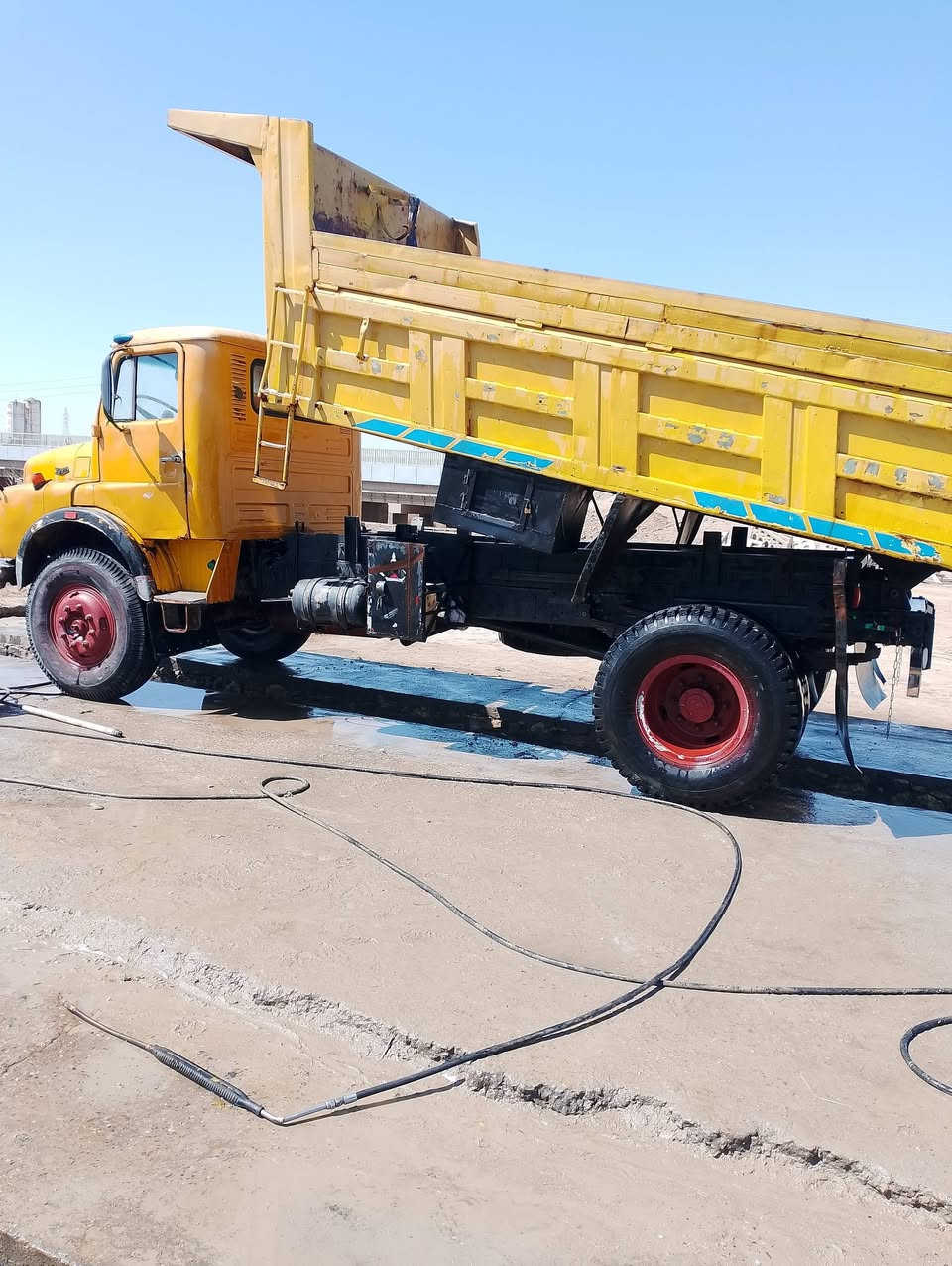 سياره تاته للبيع موديل 2002 شاصي مدبول بي فطر المكان السماوه والاستفسار ع هاذا الرقم ***********.
