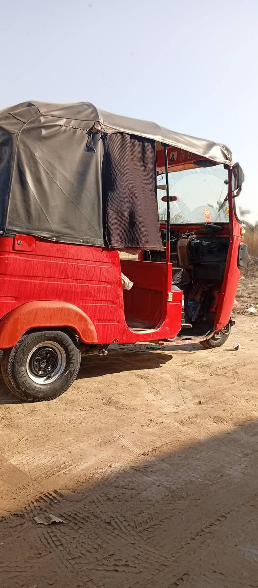 السلام عليكم
تكتك للبيع موديل18 مكينه 20
تكتك خير من الله معمره دوس ممصبوغات 
بيهه ضربه بل لغد بسيطه 
الاستفسار اتصل ***********
