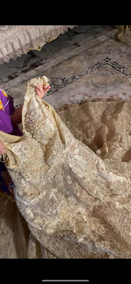 فستان  اخذتة ب٦٠٠ كوة رايدتة ب١٠٠  من رزان نضيف كلش جديد ملبوس ٤ مرات فقط يلبس من ٦٠ تقريبا لل٧٥ كيلو  بلحقيقة احله بهواي ضالمتة الكامرة قياس Lلارج Larg👉🏻 كربلاء, العراق


**إذا كنت صاحب هذا الإعلان وتريد حذفه لأي سبب، رجاءا أرسل رسالة إلى الدعم الفني**