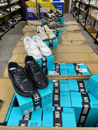 حذاء رجالي • قياسات ٤٠-٤٤ • ١٨٠ زوج