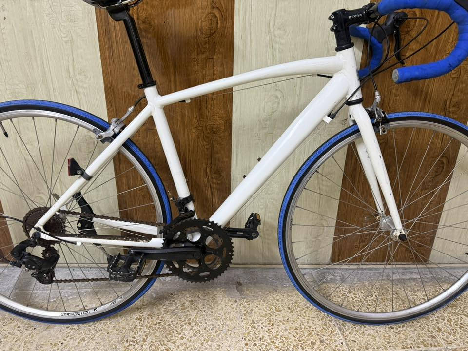 دراجة هوائية رود سباق 

قياس 28/c700

المعدن ألمنيوم 

قياس الفريم 50cm

لعابات شيمانو تورني 

مكينة 7/2

عقرب شيمانو تورني 

السعر 160 الف دينار 

عنوان المحل موصل أيمن تقاطع شارع كنيسة الساعة🚴‍♂️🚴

يوجد توصيل 🚚 كافة محافظات العراق 🇮🇶 

☎️***********
