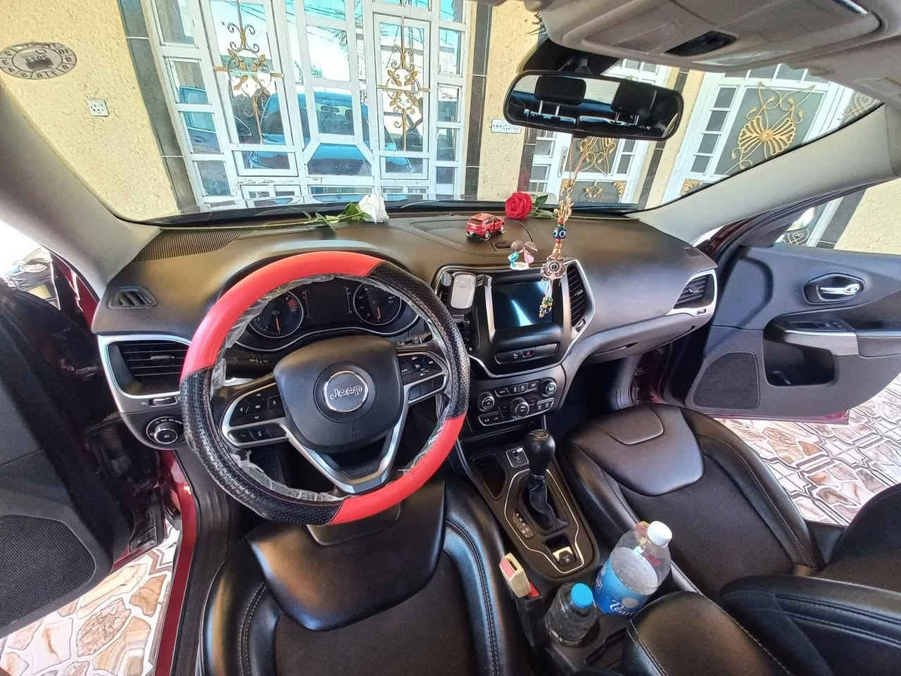 السلام عليكم تحية طيبة
جيب شيروكي بزون 
موديل 19    
ماشية 90 الف
أمريكي 4 سلندر..
حادثها بنيد فقط سونار مرفق بالمنشور 
سيارة نظافه فول الفول 
رقم الشاصي 405820
 حساسات 
ثلاث  انضمه  قياده   
كير 9  نمر مكينه 
محرك حداديه فول 
باقي التفاصيل معروفه ......

السعر  145  بيها مجال  
مكان ديالى الخالص
خاص اوتصال  او واتساب ***********
