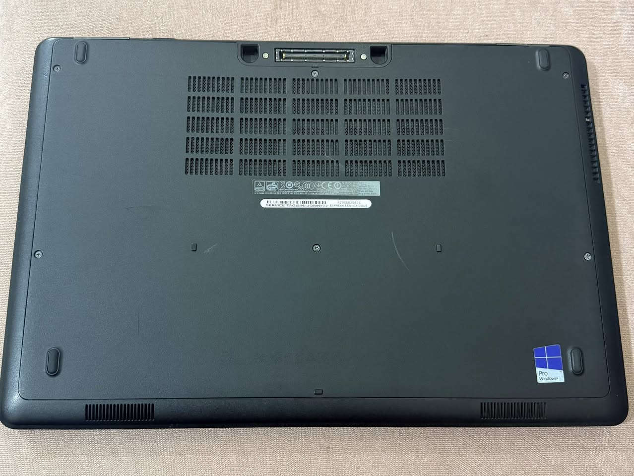 Dell latitude E 5550
المعالج : i5 انتل الجيل الخامس
الرام: 16GB 
هارد: ssd 256
كارت شاشة انفيديا منفصل 2GB 
كارت شاشة مدمج 8GB 
Windows 10 pro 
بطارية جديده تقريبا 
معجون حراري بدلته جديد 
كيبورد عربي إنكليزي 
المنافذ كلها شغالة
تحتوي كذلك على بصمة إصبع 
الابتوب مناسب للطلاب والتدريسيين ويشغل ألعاب كذلك مثل GTA5 
وفوتوشوب 
وبريمير برو 
مكاني: بابل او كربلاء 
متواجد على الواتس اب فقط
***********
