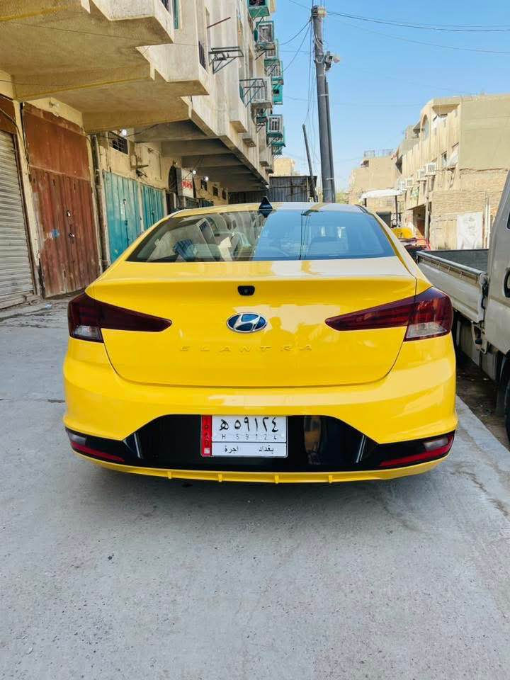 السلام عليكم عندي النترا 2020 وارد أمريكي حادثها جاملغ فقط فول مواصفات عد الكشنات 
السياره بصمه
فتحه 
أضاء عند الاقتراب
كير محرك خير مّـــن الله
بانزين + غاز 
للبيع أو مراوس حسب الرغبه مكاني بغداد البلديات 
السعر 140 للاستفسار *********** بغداد, العراق
