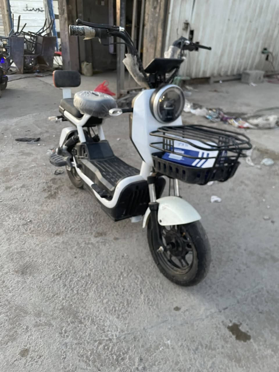 للبيع حجم 16بعده جديده ما مستخدمه زيرو أربع باتريا حجم كبير السعر 250 مكاني بغداد العبيدي ***********
